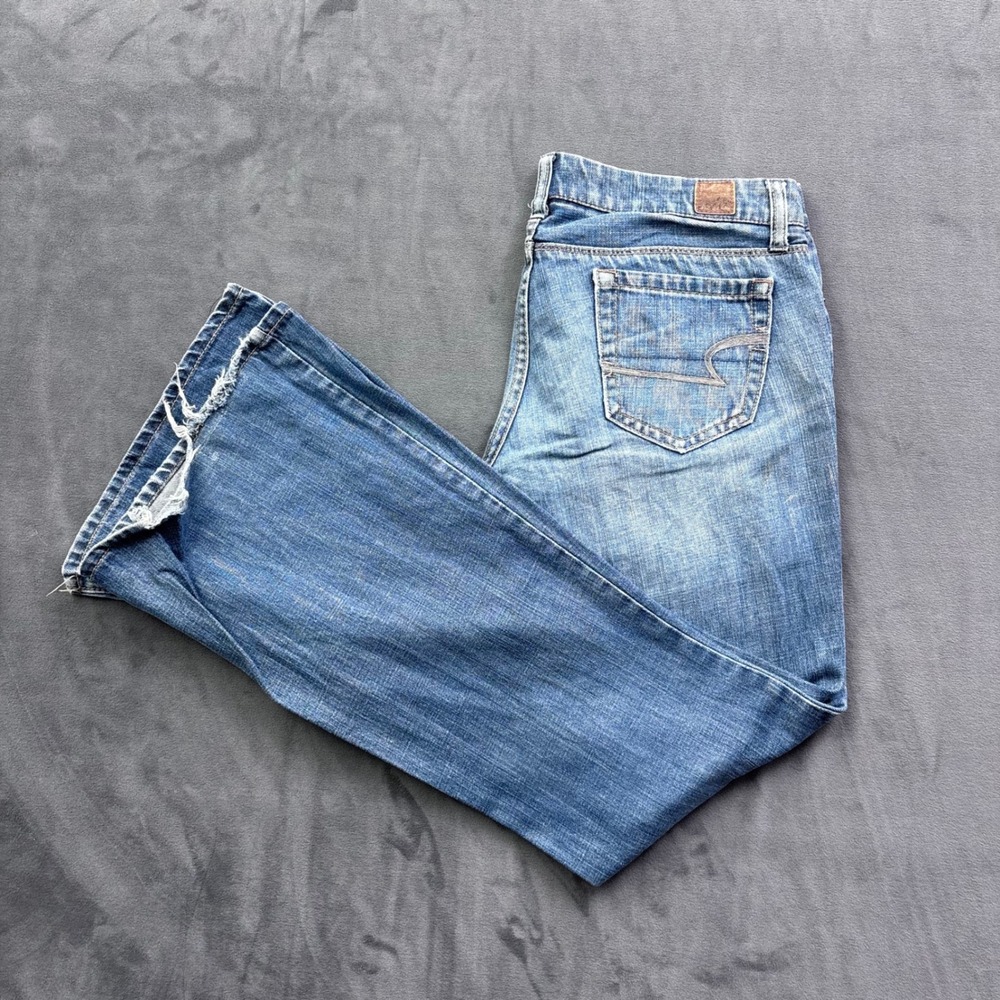 American Eagle Flare Leg Jeans Womens 8 Medium Wash Cotton Low Rise Distressed